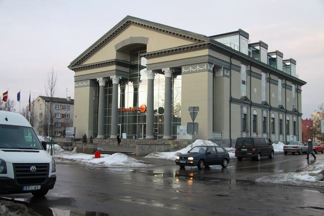 KNAB: Кинотеатр, возможно, приватизирован незаконно