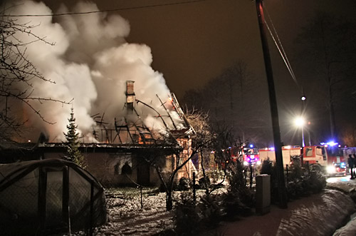 На Бебру цельш сгорел дом (дополнено)