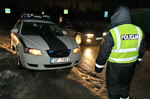 Задержан водитель, предлагавший полицейскому взятку