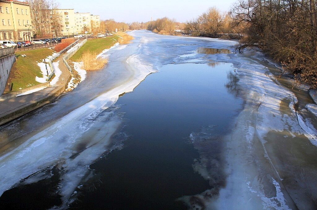Находиться на льду водоемов Елгавы запрещено
